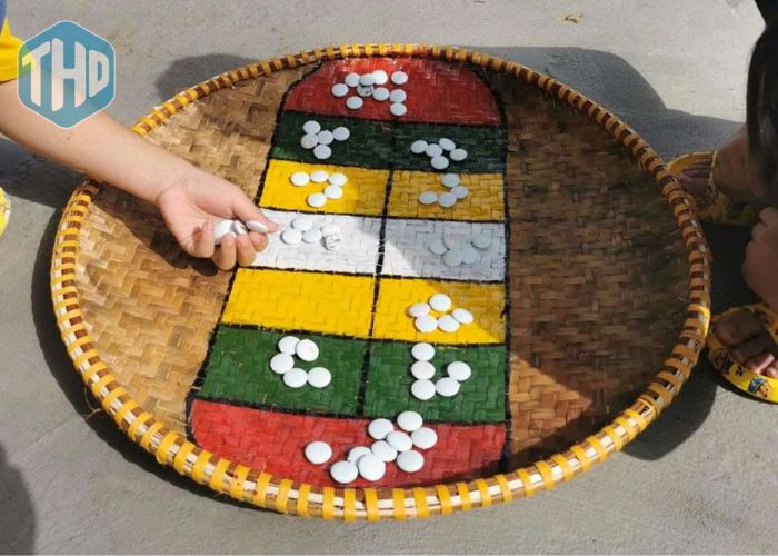 Gian Hang Hoi Cho Tro Choi Dan Gian